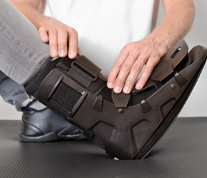 CalfPRO® calf stretcher is a portable and collapsible Calf stretcher that locks your heel in place to deeply stretch your Calf. Plantar fasciitis stretcher. Shin Splints Stretcher. Foot and Ankle mobility stretcher. Helps relieve plantar fasciitis and achilles tendonitis and heel pain. Leveraged Calf Stretcher. CalfPRO is World's deepest Calf Stretch.